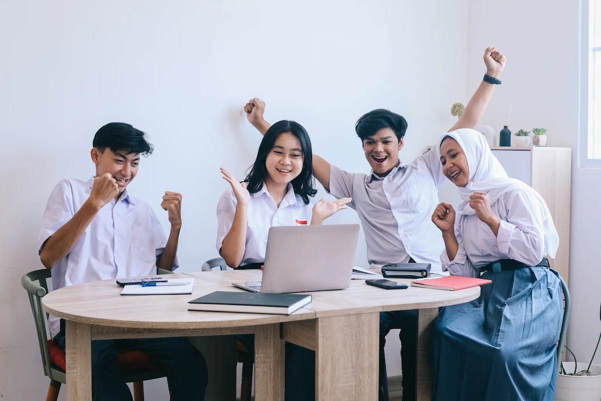 Lulusan SMA bisa Kerja di Amerika, Begini Caranya!